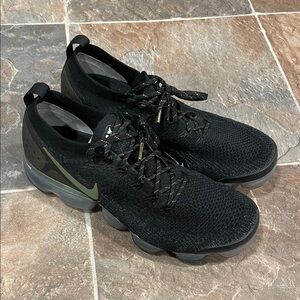 Nike Men's VaporMax athletic sneakers
